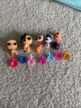 L.O.L. Surprise Pet Figures Playset with Assorted Colored Accessories